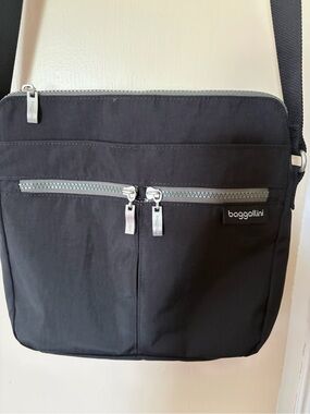Baggallini Black Messenger Crossbody Bag with Silver Zippers